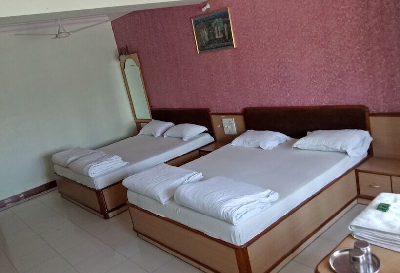 فندق Guruprerna Beacon Resort Dwarka