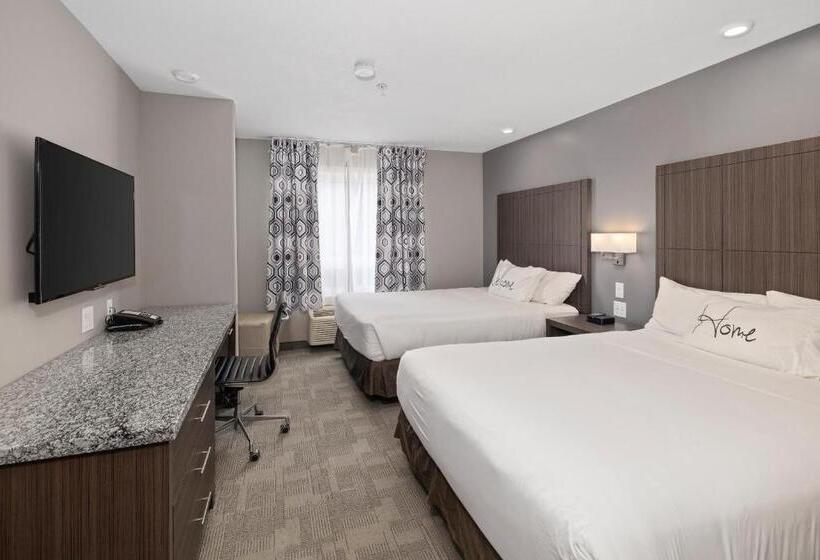 هتل Home Inn & Suites Saskatoon South