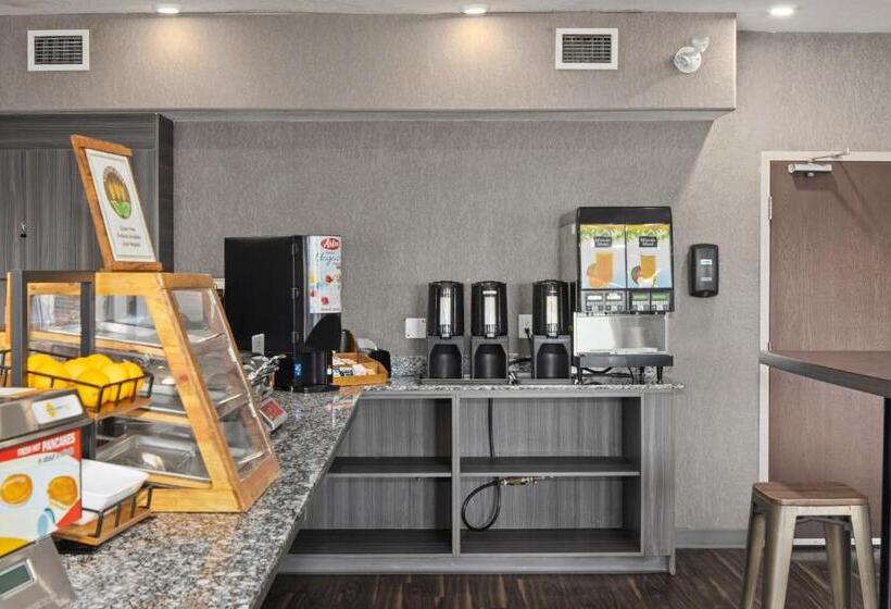 호텔 Home Inn & Suites Saskatoon South