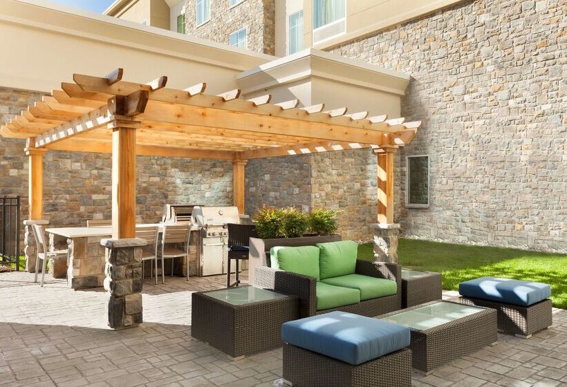 فندق Homewood Suites By Hilton Frederick