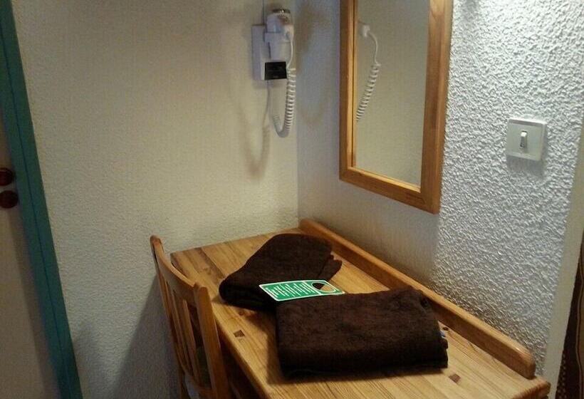 فندق Hôtel Du Bourg