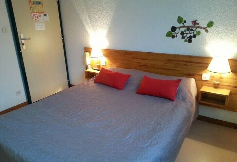 בית מלון כפרי Hôtel Du Bourg