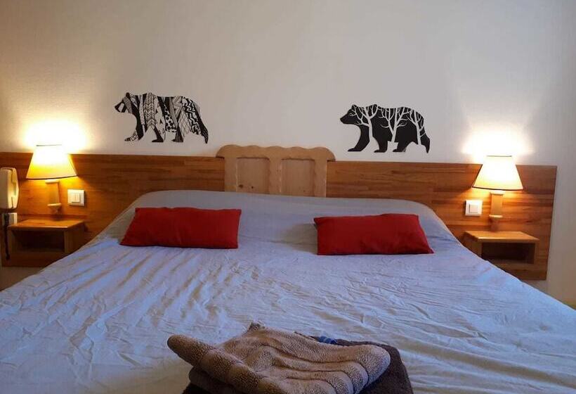 בית מלון כפרי Hôtel Du Bourg