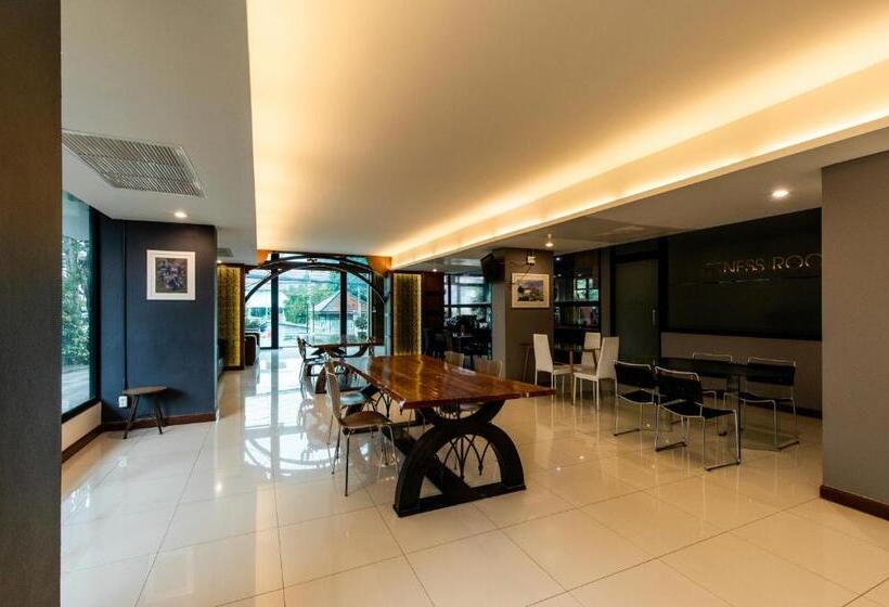 Отель Jira Boutique Residence