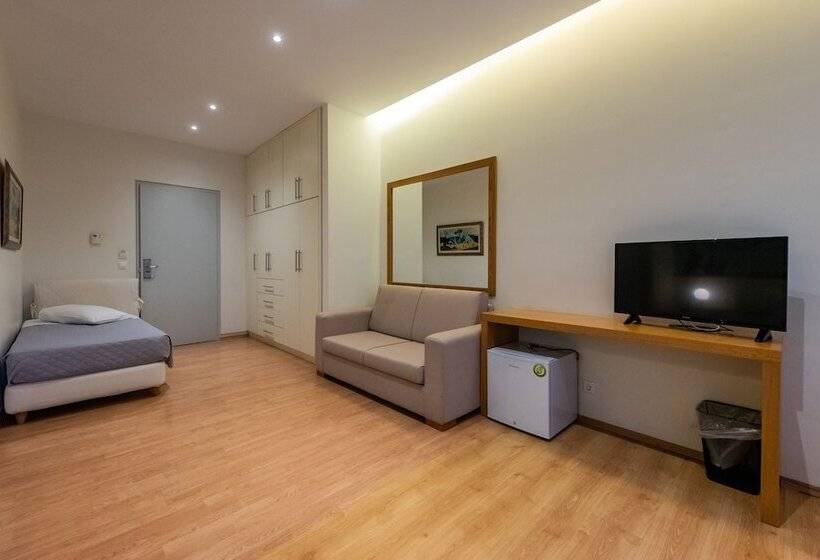 בית מלון כפרי Kleopatra Inn