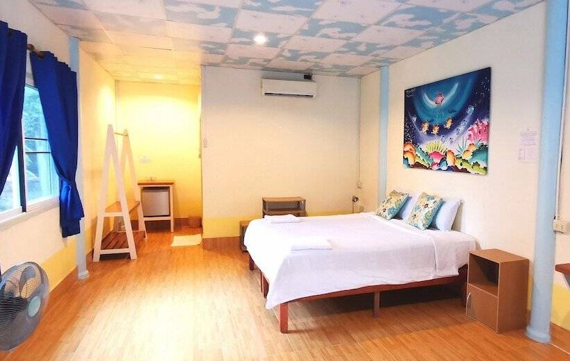 בית מלון כפרי Koh Mook Riviera Beach Resort