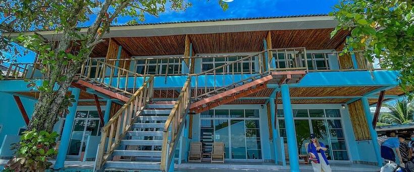 בית מלון כפרי Koh Mook Riviera Beach Resort