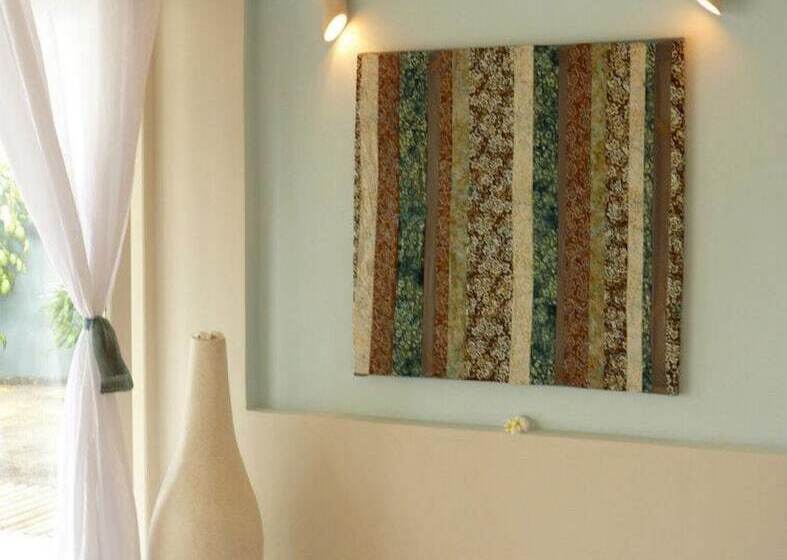 酒店 Lilin Lovina Beach