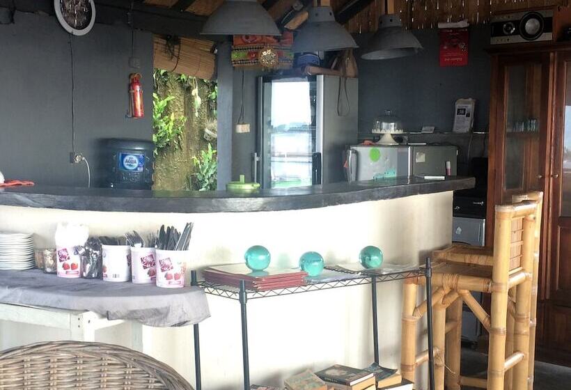 酒店 Lilin Lovina Beach