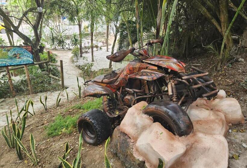 Me Hotel & Villas   Montañita Estates