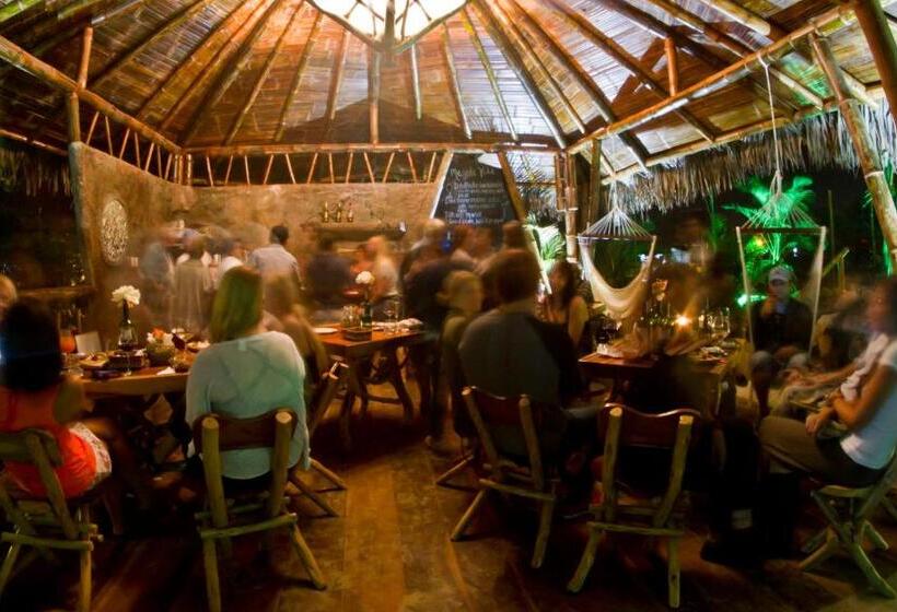 Me Hotel & Villas   Montañita Estates