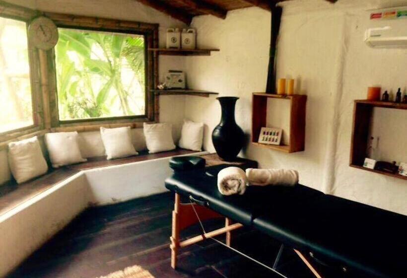 Me Hotel & Villas   Montañita Estates