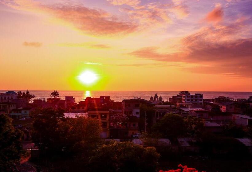 Me Hotel & Villas   Montañita Estates