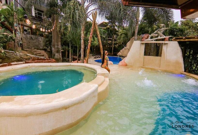 Me Hotel & Villas   Montañita Estates