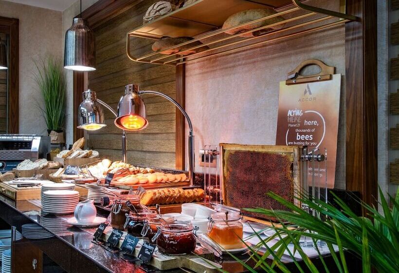 هتل Mercure Tbilisi Old Town