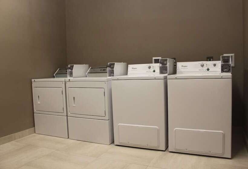 فندق Meridian Inn & Suites Lloydminster