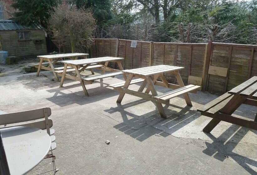 ホテル Mid Wales Inn