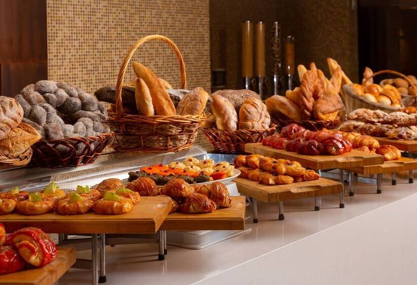 هتل Pik Palace, Shahdag, Autograph Collection