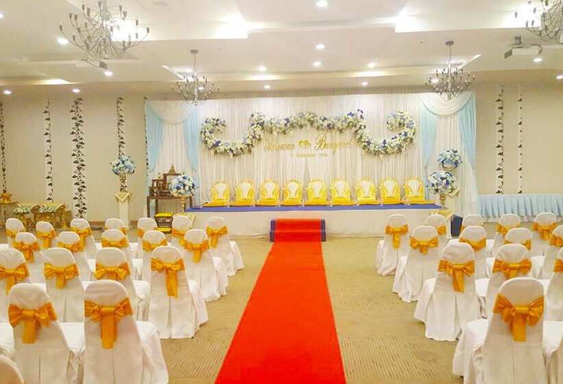 호텔 Prachuap Grand