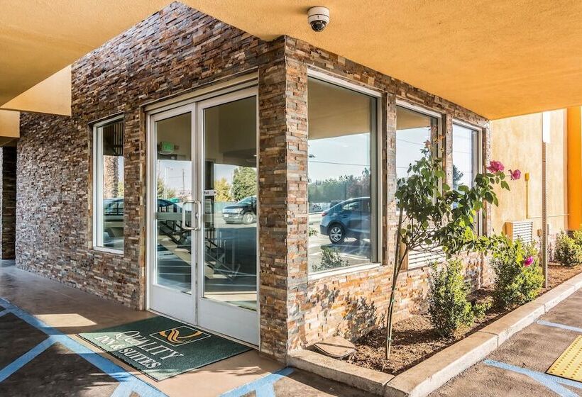فندق Quality Inn & Suites Near Downtown Bakersfield