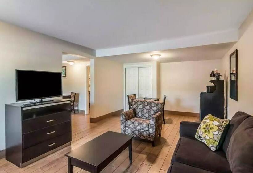 فندق Quality Inn & Suites Near Downtown Bakersfield