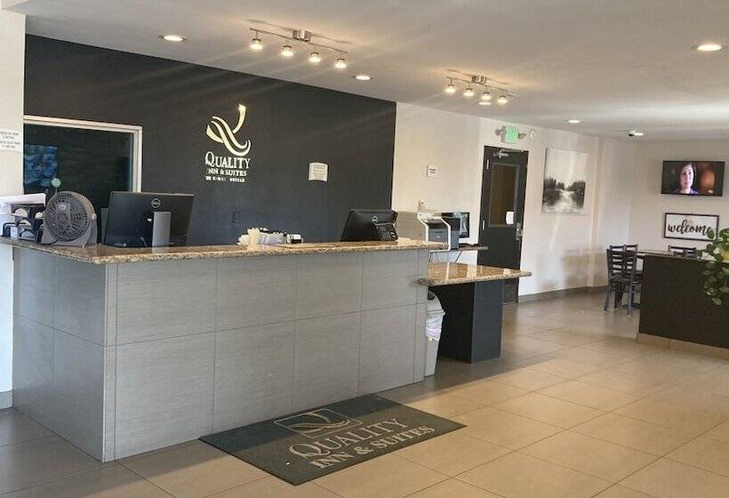 فندق Quality Inn & Suites Near Downtown Bakersfield