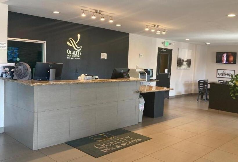 فندق Quality Inn & Suites Near Downtown Bakersfield