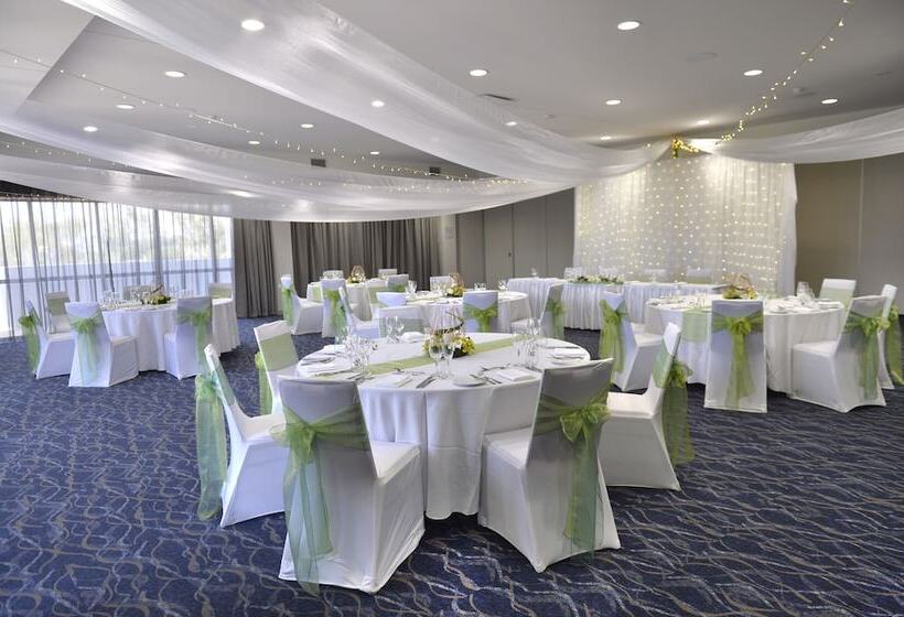 בית מלון כפרי Rydges Palmerston  Darwin