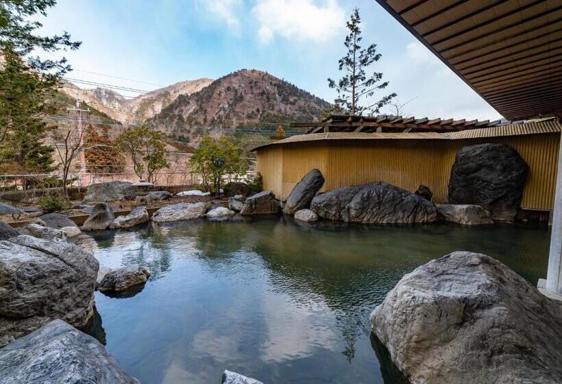 فندق Shiobara Onsen Yashio Lodge