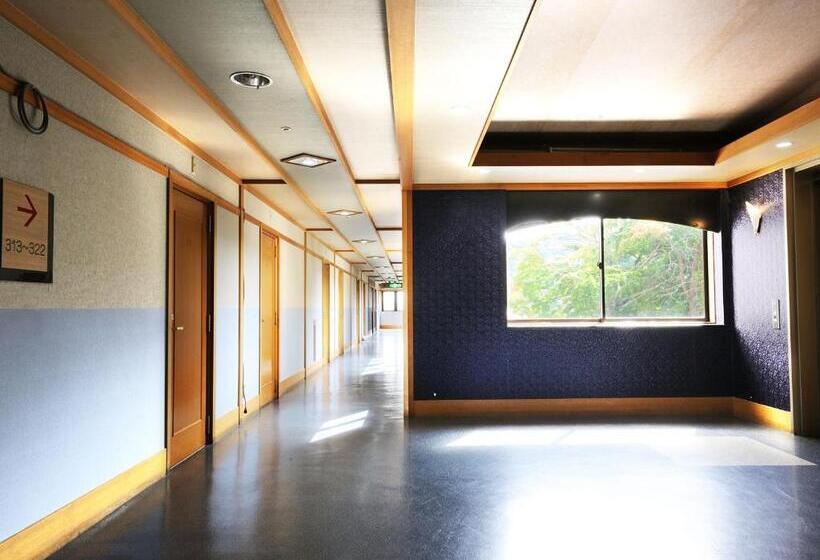 فندق Shiobara Onsen Yashio Lodge