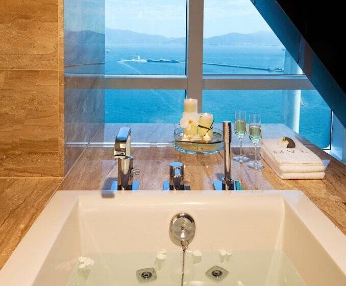 בית מלון כפרי Sono Calm Yeosu