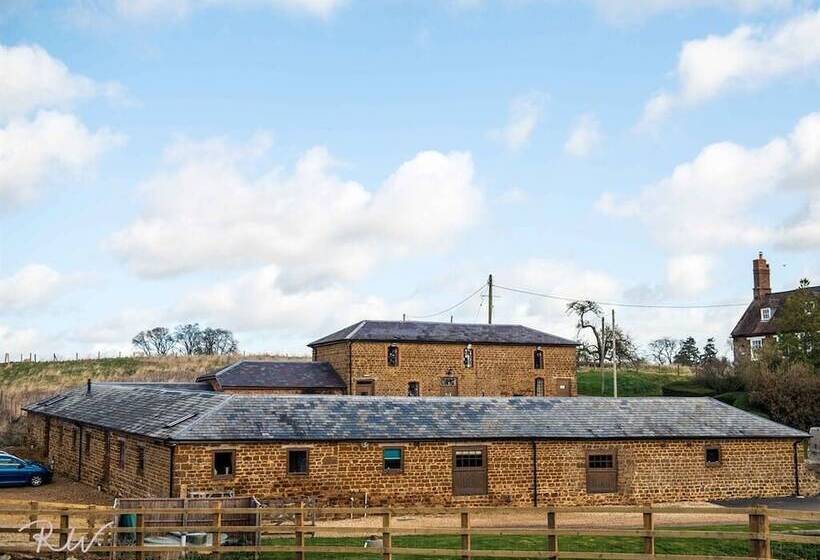 فندق The Granary At Fawsley