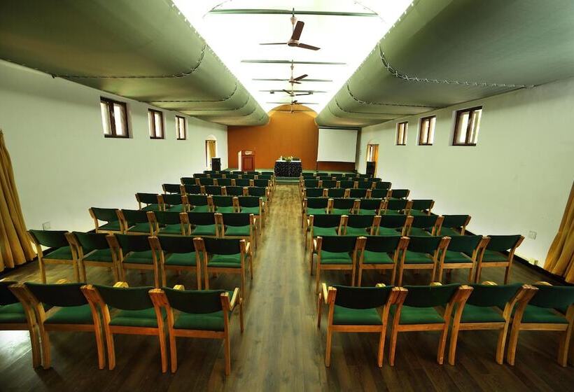 Отель Vythiri Resort