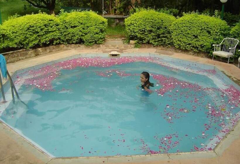 فندق Welcomheritage Judges Court