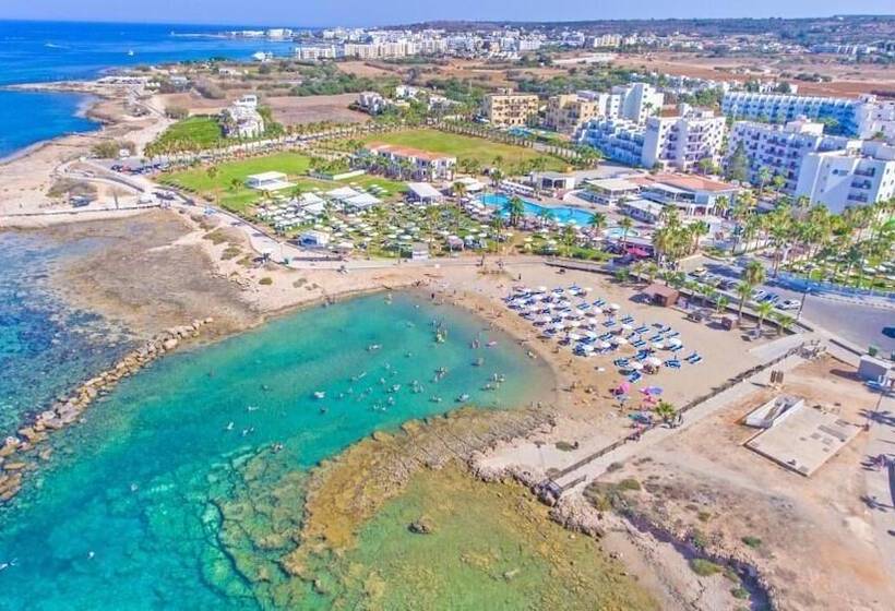 Marlita Beach Hotel Apartments