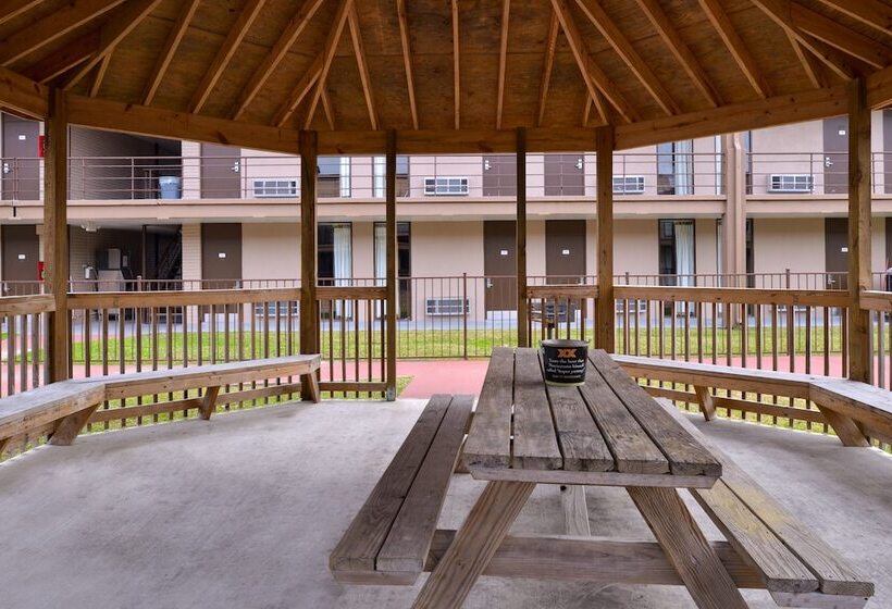 מוטל Airport Inn