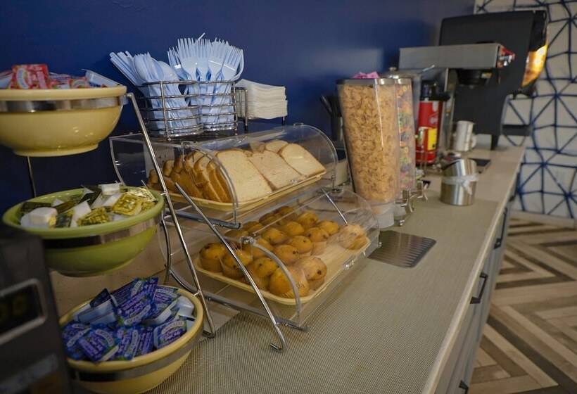 מוטל Airport Inn