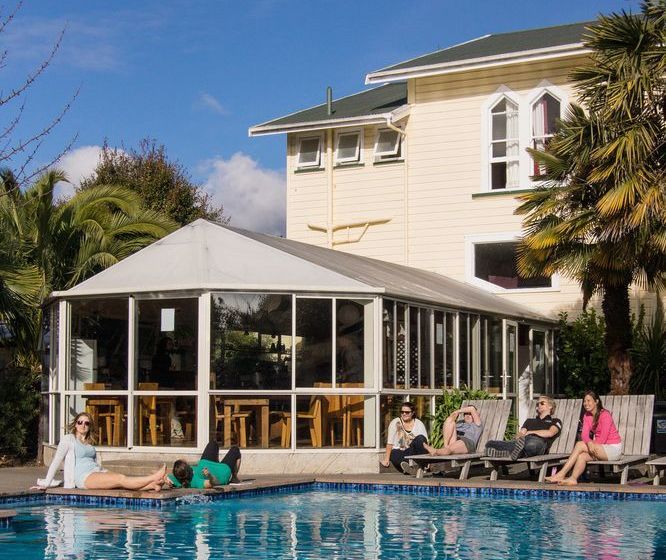 فندق على الطريق Apartments Paradiso