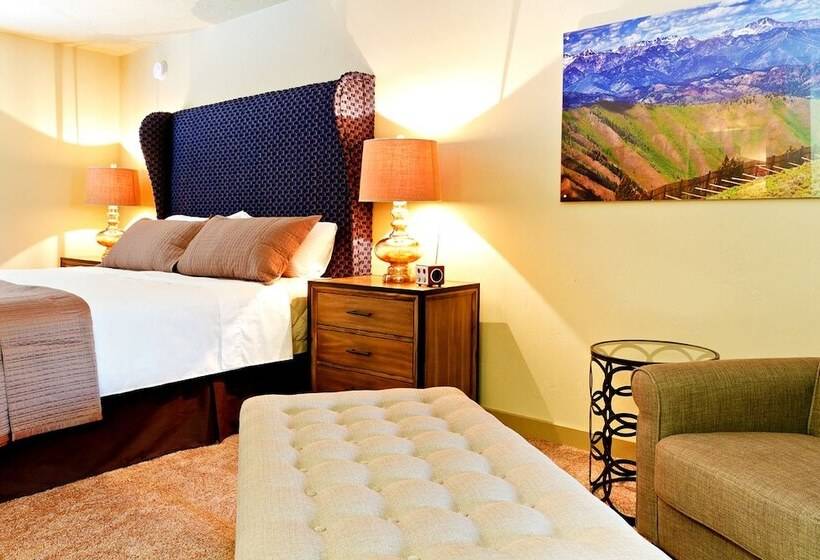 מוטל Blue Lakes Inn & Extended Stay