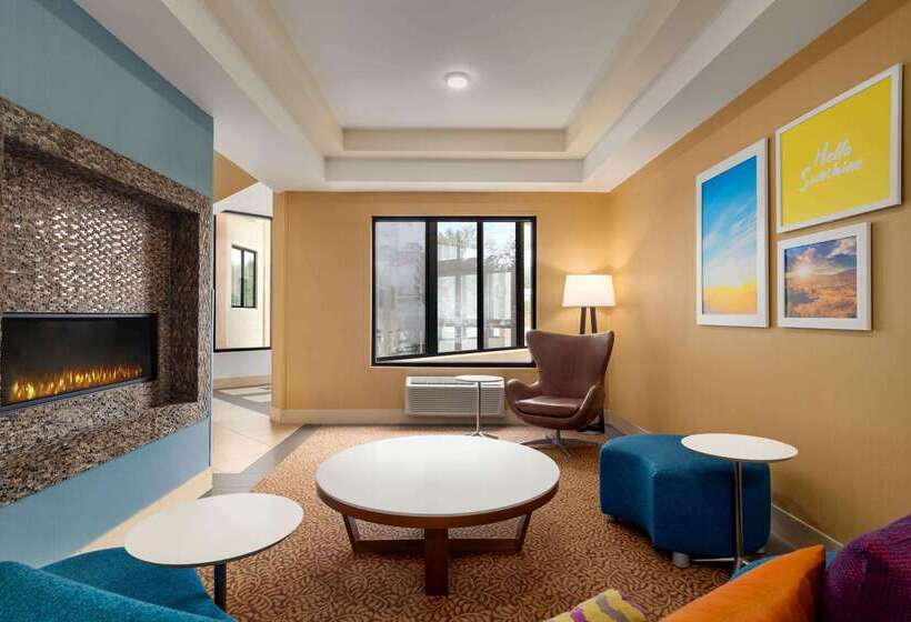 فندق على الطريق Days Inn By Wyndham Tamworth