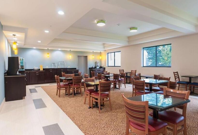 فندق على الطريق Days Inn By Wyndham Tamworth