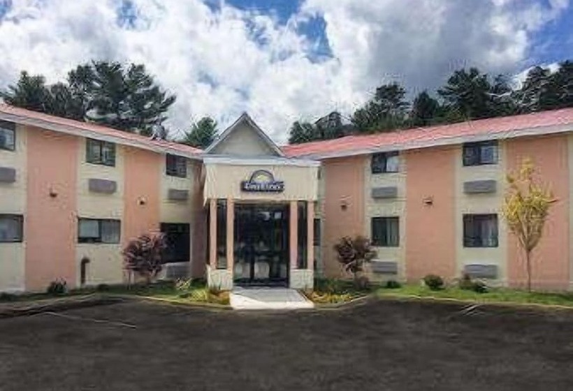 فندق على الطريق Days Inn By Wyndham Tamworth