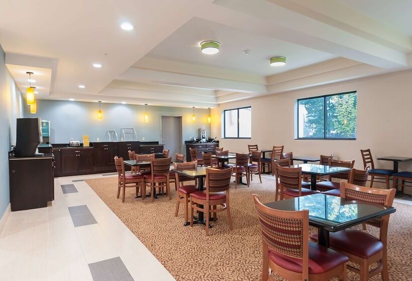 فندق على الطريق Days Inn By Wyndham Tamworth