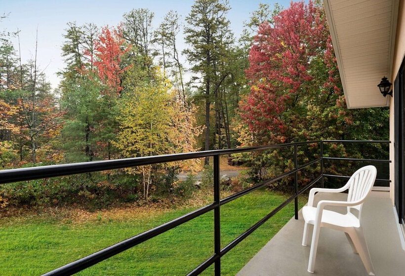 فندق على الطريق Days Inn By Wyndham Tamworth