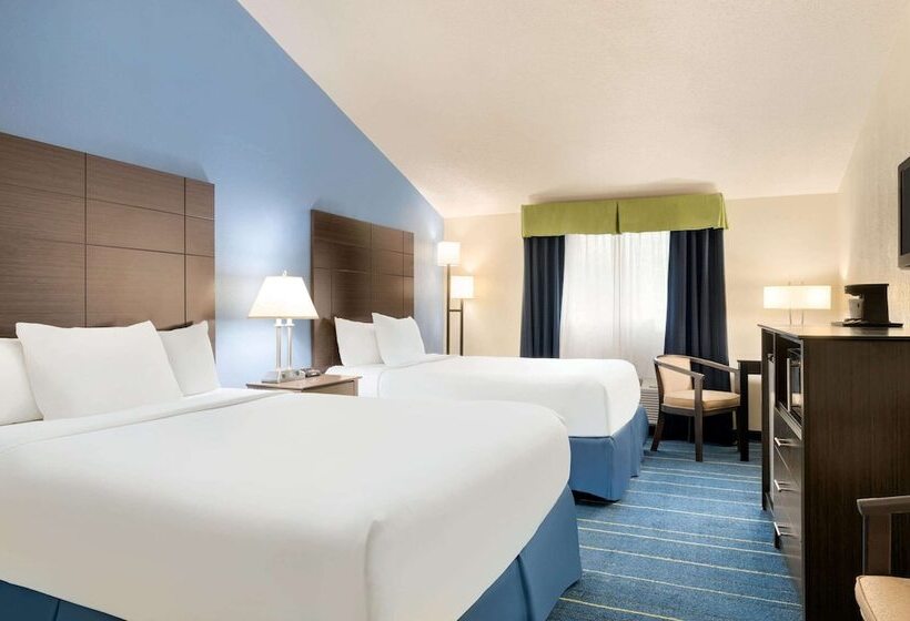 فندق على الطريق Days Inn By Wyndham Tamworth