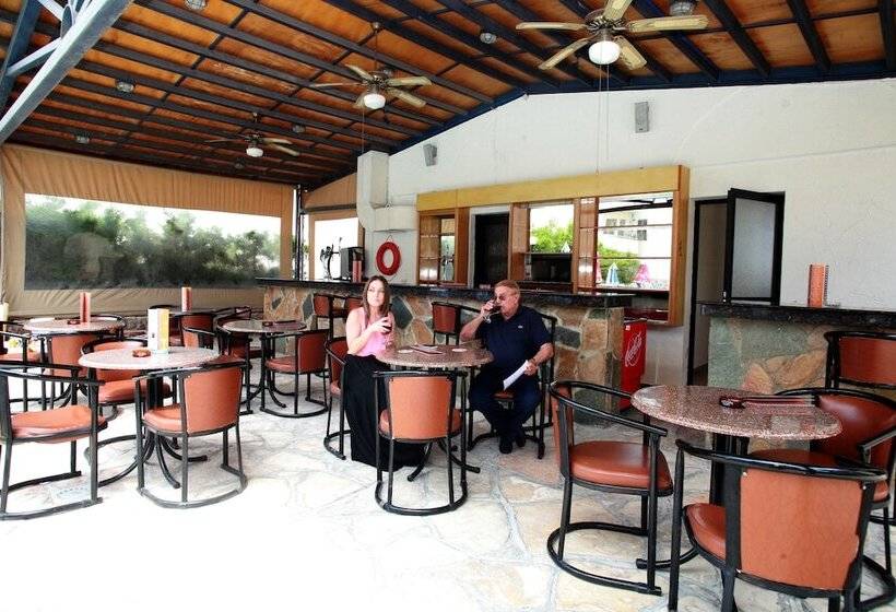 New York Plaza Apartments