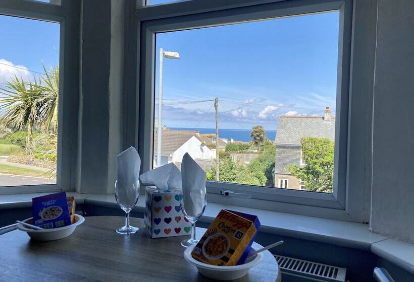 펜션 Beechwood House