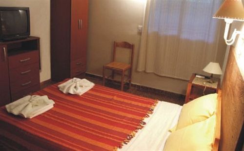 ペンション Guayra Guest House