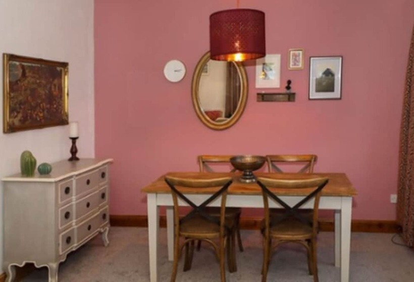 פנסיון Woodleys Farmhouse