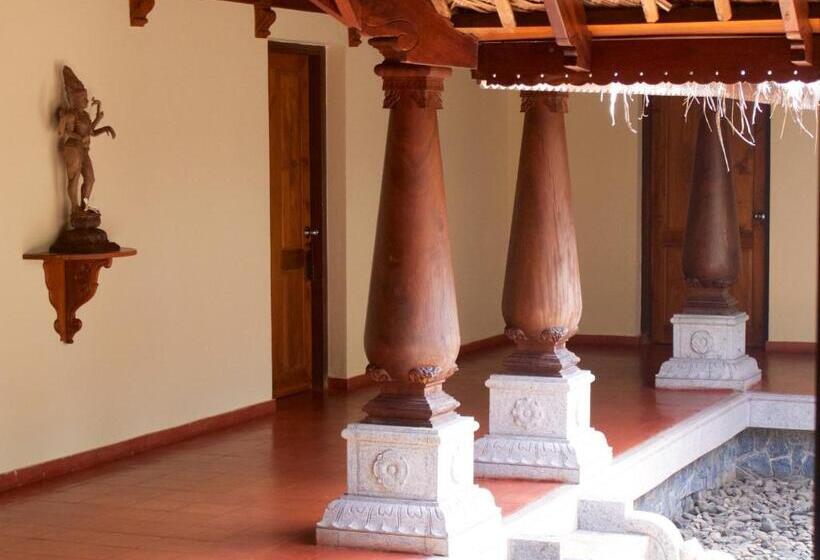 リゾートホテル Neeleshwar Hermitage